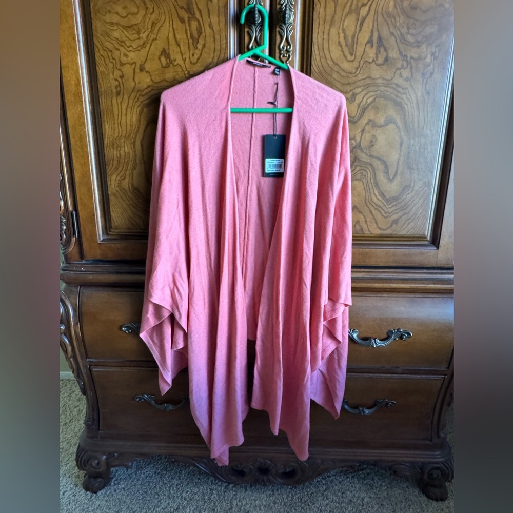 NWT Peach Arden Rose Coral Knit Wrap